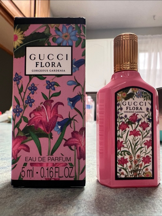 Gucci Accessories - Gucci Flora Miniature collectors bottle
